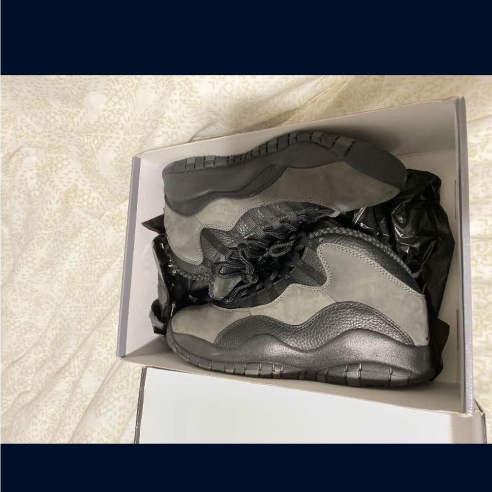 Jordan Gray Athletic Shoes with Wavy Design